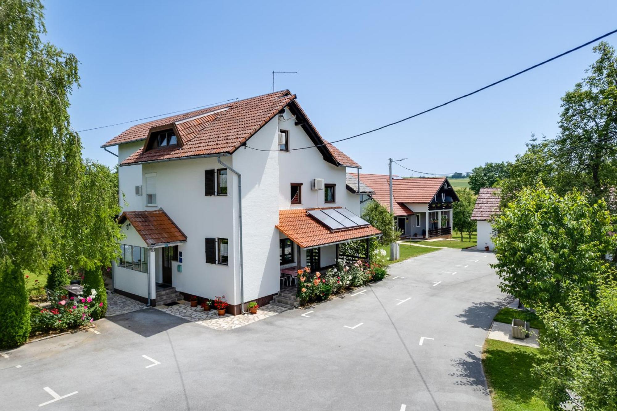 Apartments Patar Grabovac  Exteriör bild